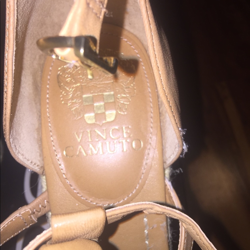Trendy Vince Camuto sandals. - Picture 3 of 5